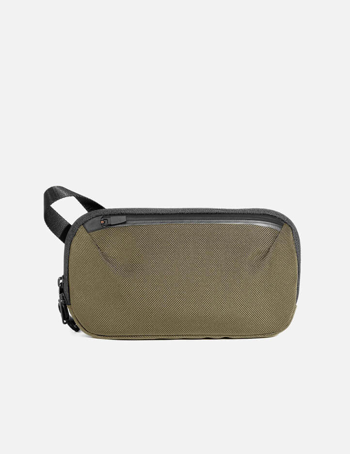 Aufgesetzte MOLLE-Tasche mit Einsätzen