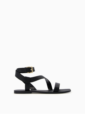 Flache Sandalen mit Knöchelriemen