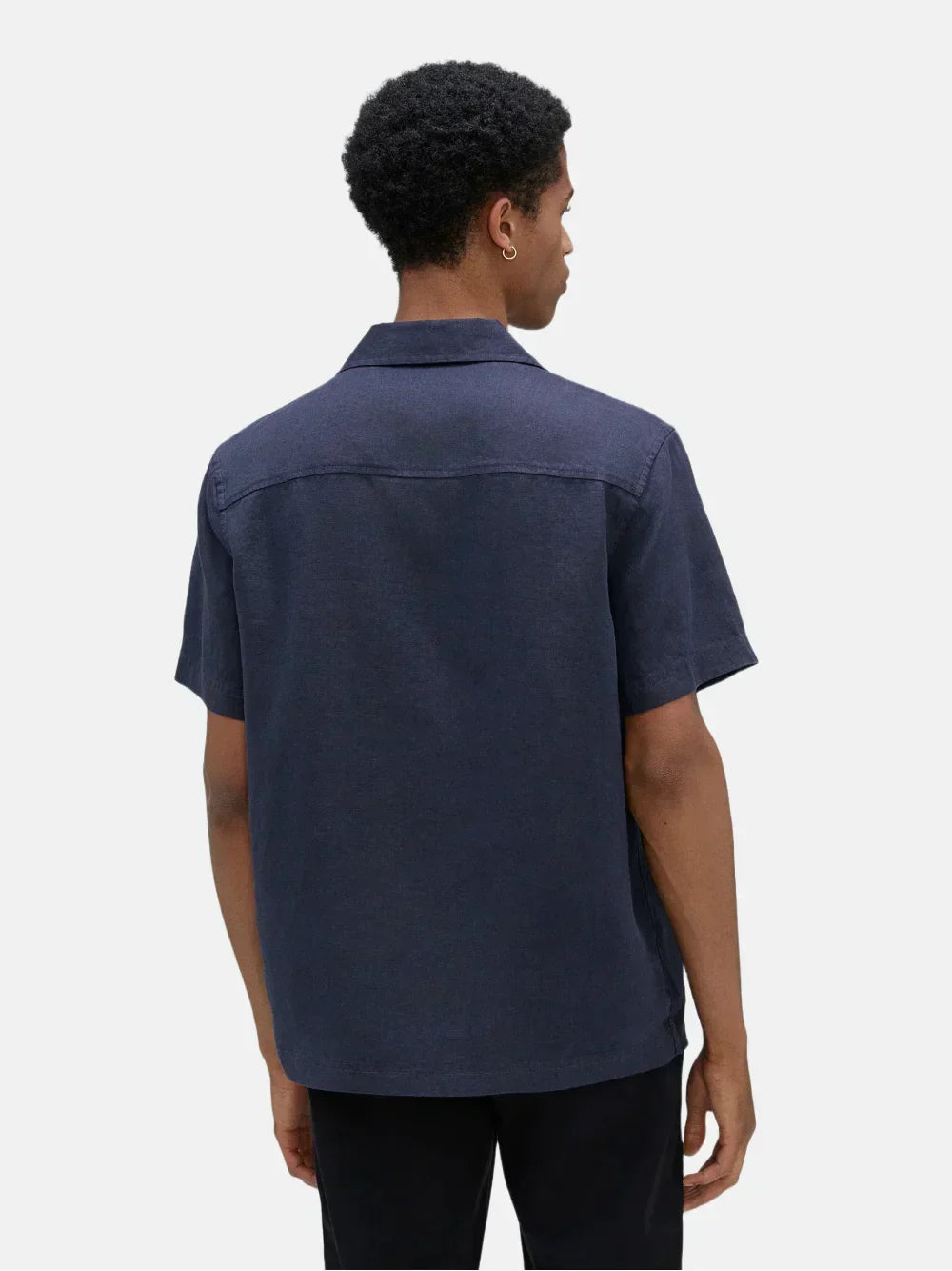 La camisa de manga cacao
