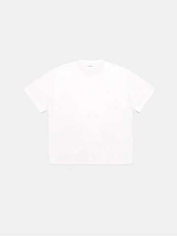 L'équipage blanc détendu