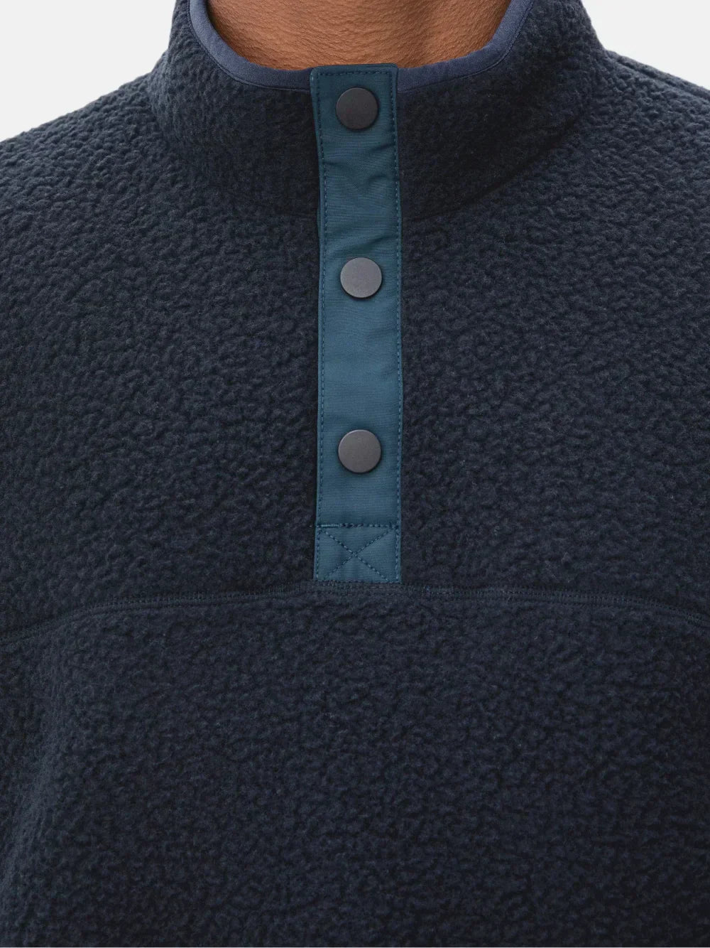 El jersey azul marino
